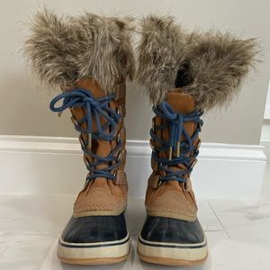 Like new Sorel Joan of Arctic boots
